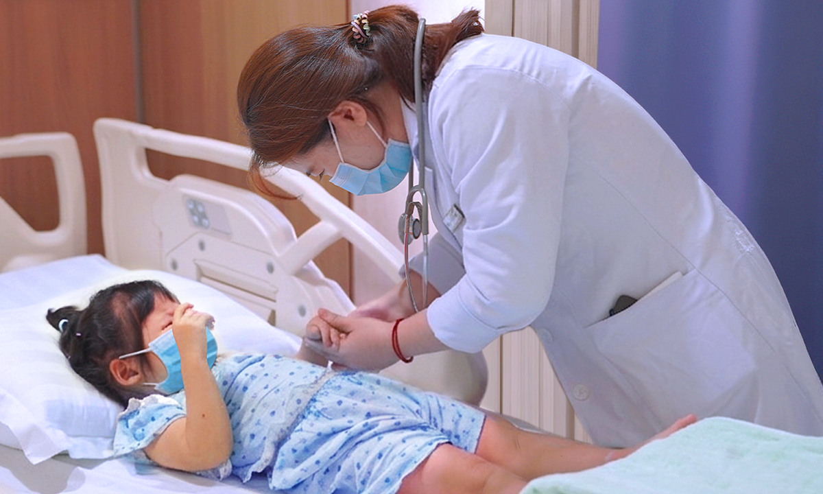 Dấu hiệu nhận biết sớm trẻ mắc tay chân miệng