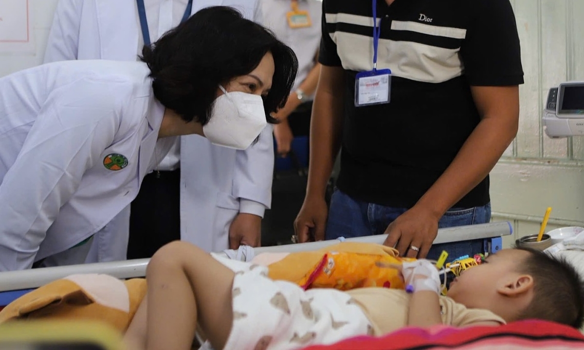 Tại sao bệnh tay chân miệng bùng phát, nhiều ca nặng ở miền Nam?