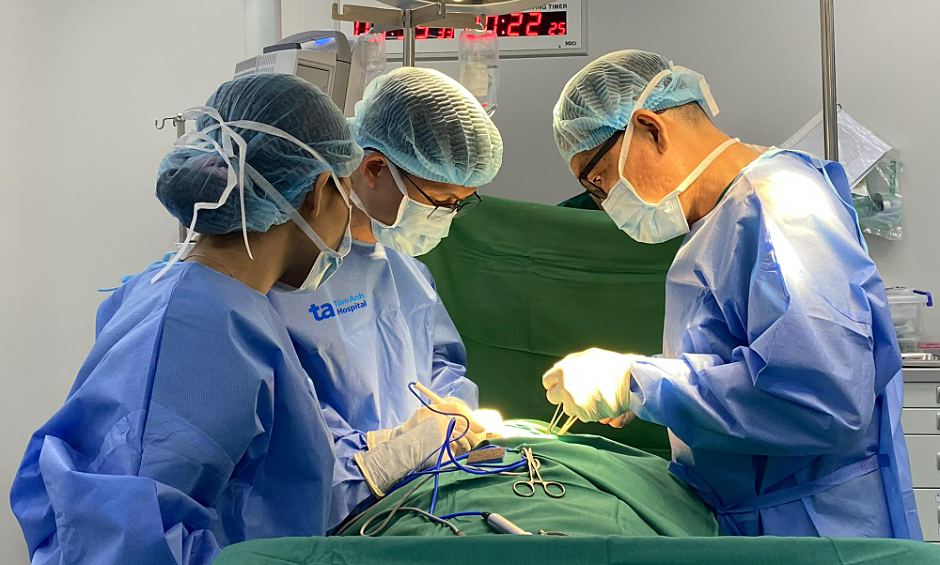 Ung thư tuyến giáp ở tuổi 13