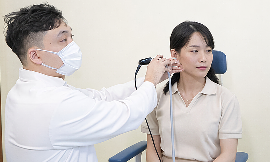 Côn trùng chui vào tai gây thủng màng nhĩ