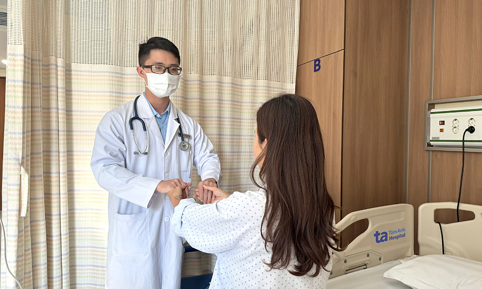 Đau đầu do đột quỵ thể huyết khối tĩnh mạch nội sọ