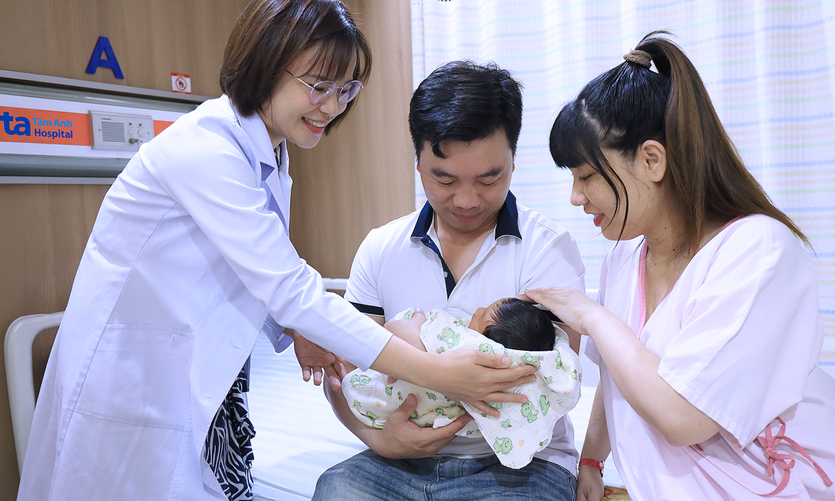 Có con sau 5 năm vô sinh không rõ nguyên nhân