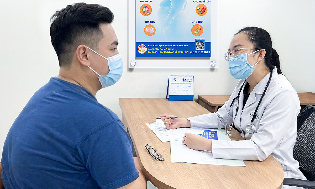 Chàng trai tăng 50 kg một năm do trầm cảm