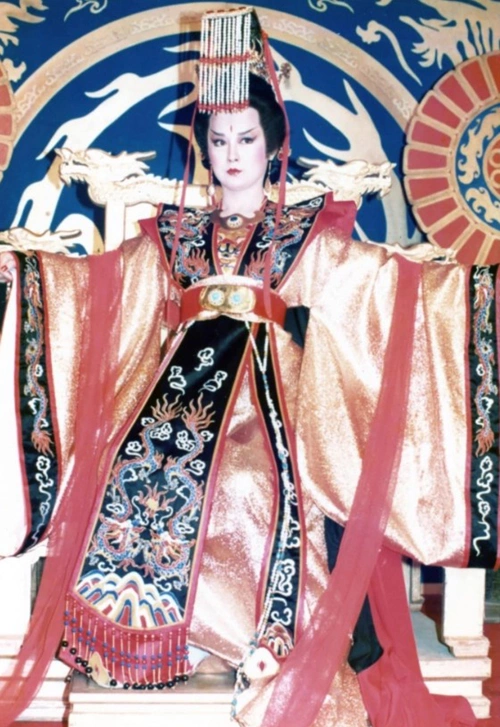 Tạo hình nữ hoàng của Phan Nghinh Tử trong phim. Ảnh:Mtime