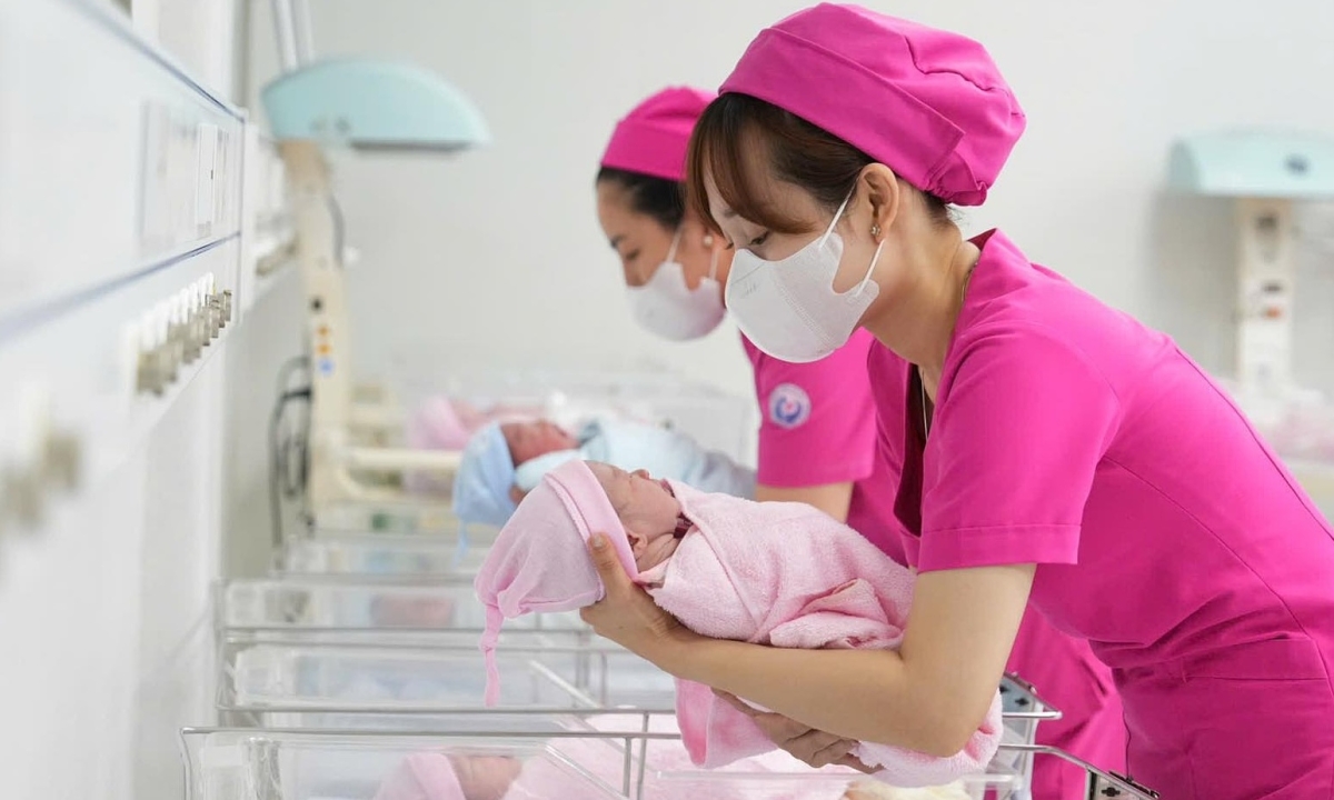 Áp lực mua nhà, nuôi con khiến người trẻ TP HCM ngại đẻ