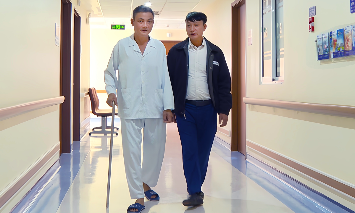 Nhiễm trùng sau 10 ngày đắp lá chữa đau khớp