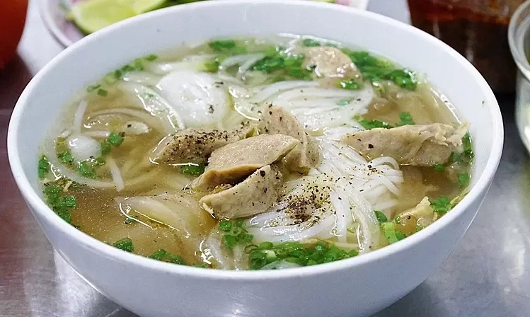 Có nên gộp bữa sáng với trưa?