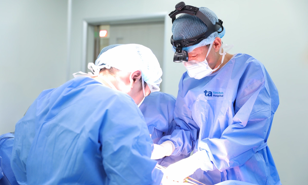 Ung thư kép trong lồng ngực người đàn ông