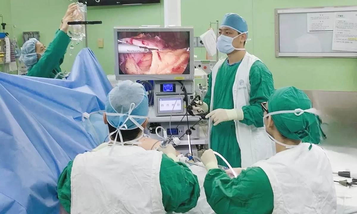 Cái giá 'thêm một ngày' sống của người bệnh ung thư