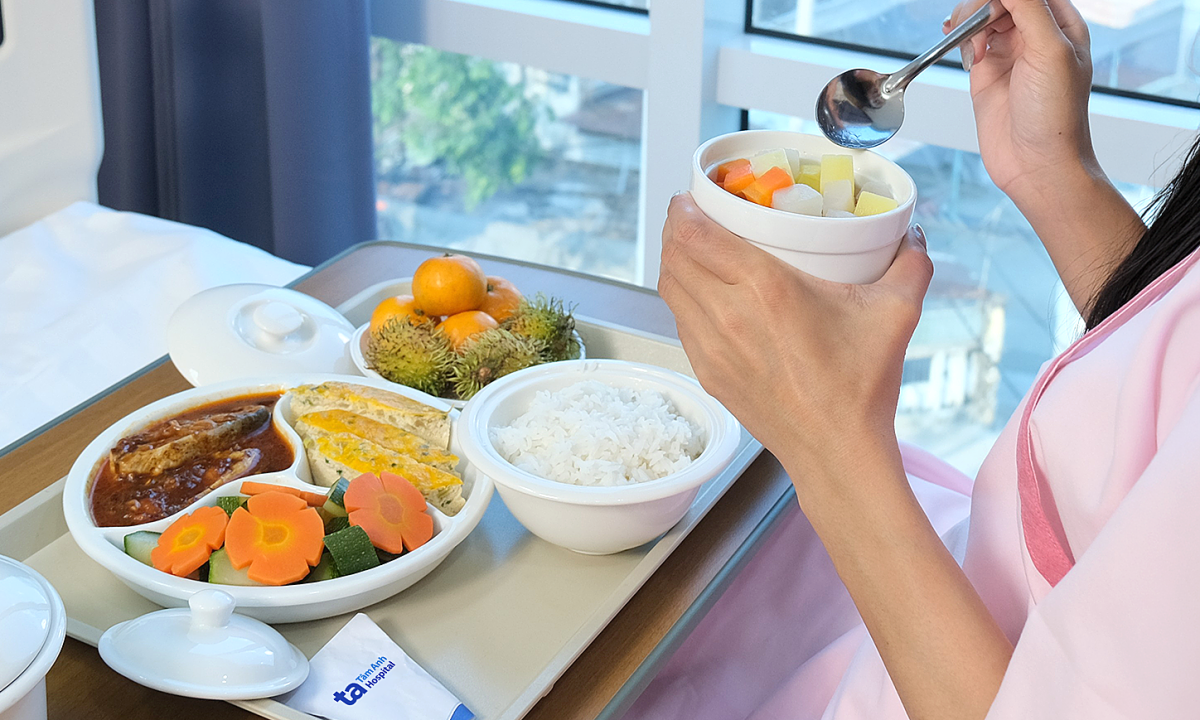 Mẹ bầu nên ăn uống thế nào khi thai nhi nhỏ?