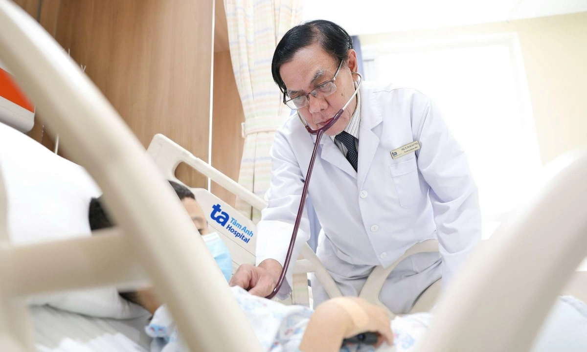 Triệu chứng não mô cầu dễ nhầm cảm cúm