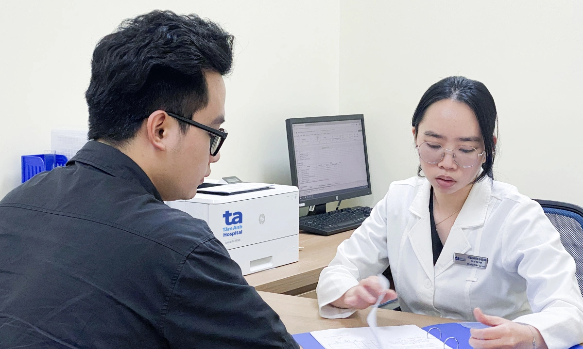 Phù tay chân, mí mắt có phải dấu hiệu suy thận?