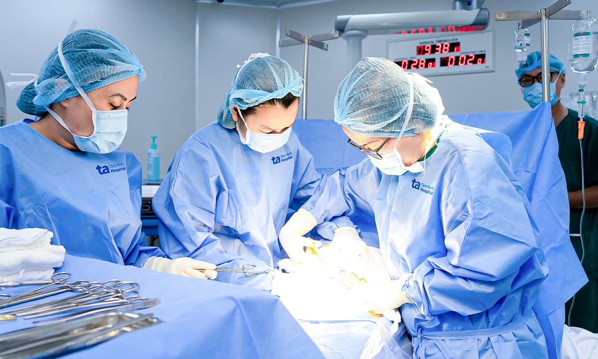 Cắt tử cung do đa nhân xơ