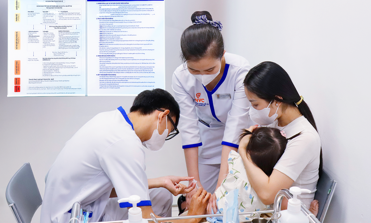 Trẻ mắc tay chân miệng có được tiêm vaccine không?