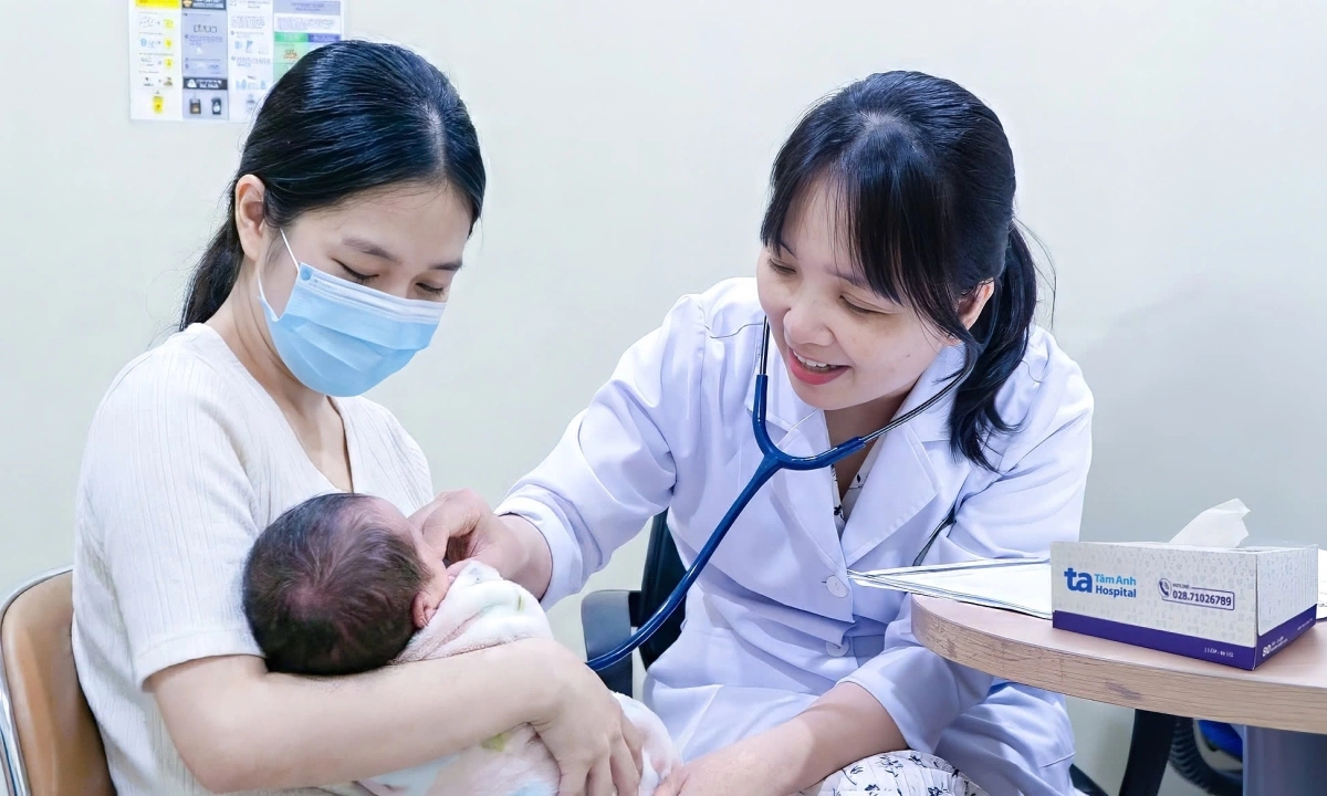 Bác sĩ chỉ cách tăng cường đề kháng cho trẻ mùa nóng