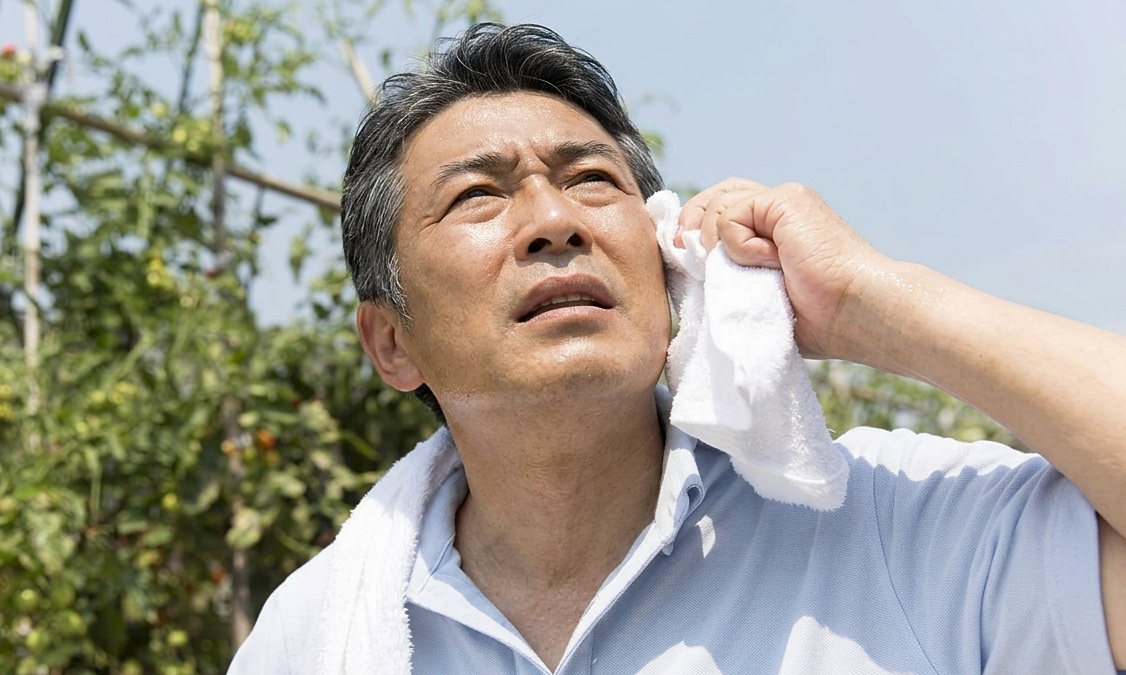 Bác sĩ chỉ ra thủ phạm gây đau đầu khi nắng nóng