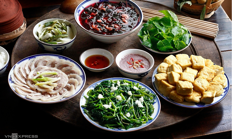 Ăn thực phẩm ôi thiu hại gan thế nào