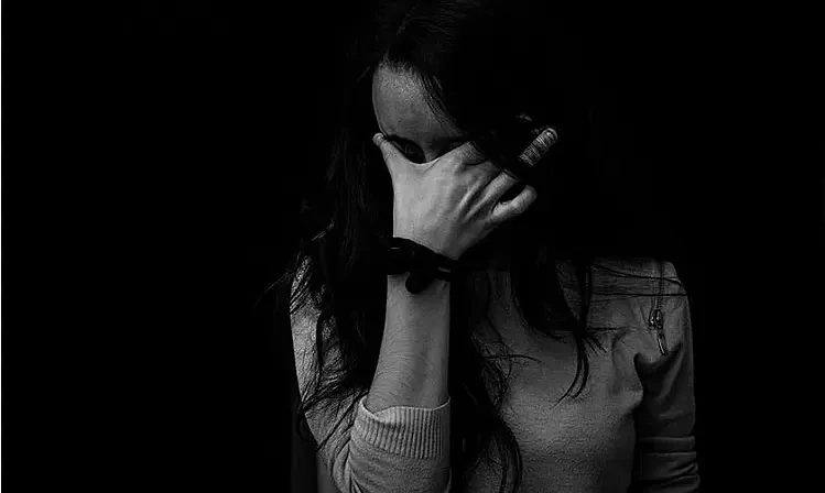 Ám ảnh "thua kém bạn bè" đẩy người trẻ vào trầm cảm