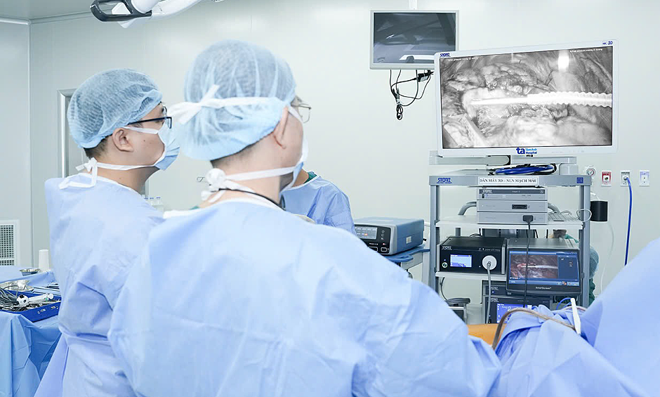 Phát hiện cùng lúc u phổi và u tuyến ức