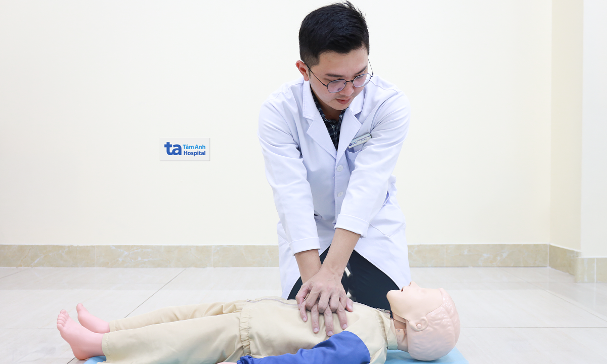 Xử trí thế nào khi trẻ đuối nước