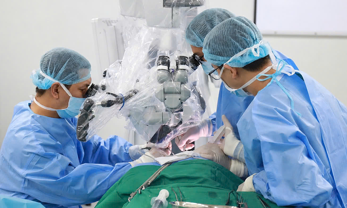 Điện sinh lý thần kinh giúp giảm yếu liệt sau mổ não