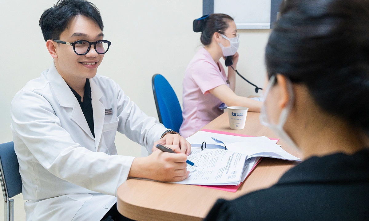 Bà bầu dùng điều hòa thế nào để dễ dịu khi nắng nóng?