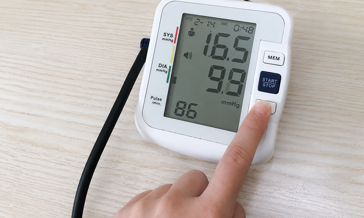Bác sĩ chỉ ra 7 dấu hiệu âm thầm của tăng huyết áp