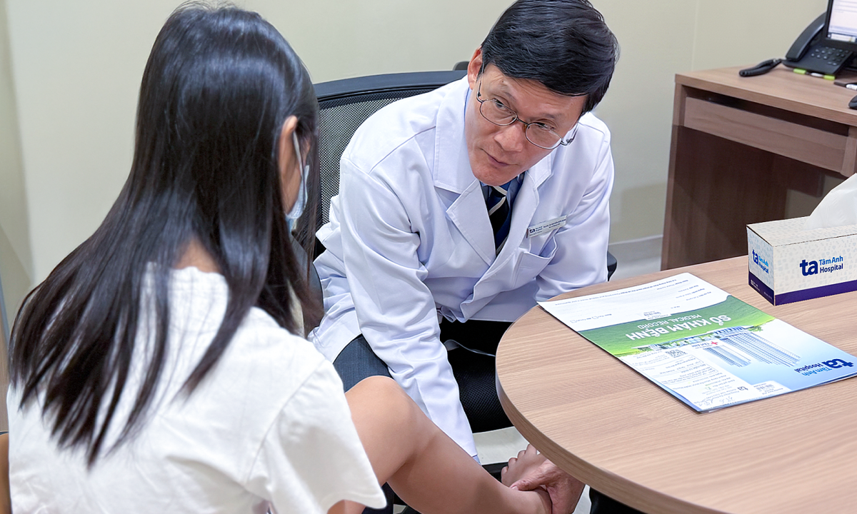 Bác sĩ chỉ cách sơ cứu khi trẻ ngã