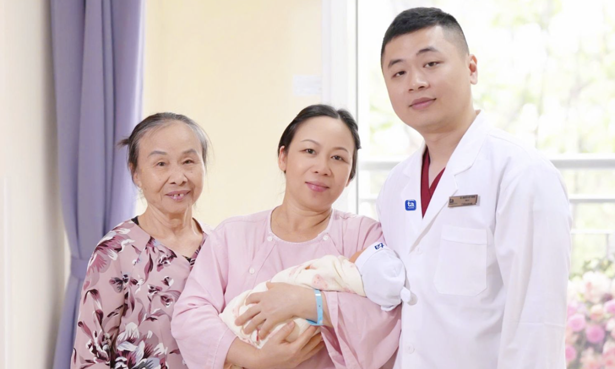 Có con sau gần 20 năm vô sinh, chuyển phôi 11 lần thất bại
