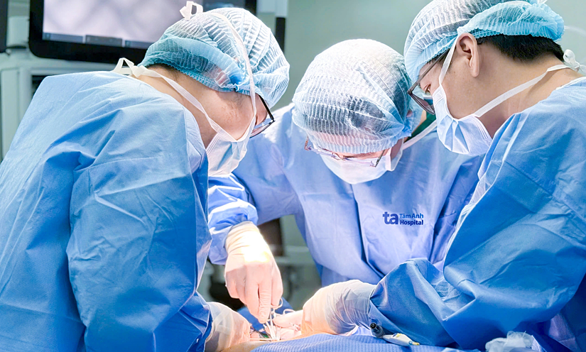 Cắt đoạn ruột non hoại tử do thoát vị