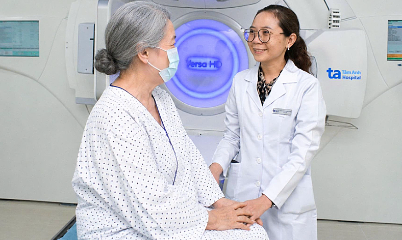 Xạ trị ung thư ngực hạn chế biến chứng tim, phổi