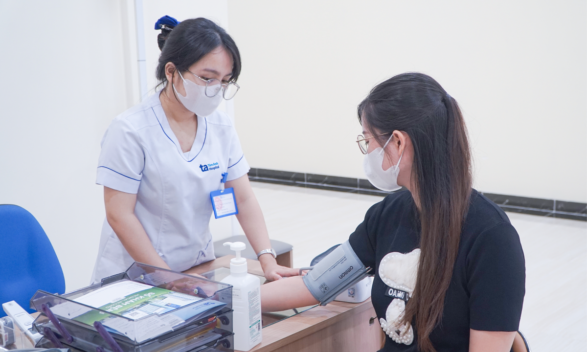 Dấu hiệu mỡ máu cao âm thầm tấn công mạch máu