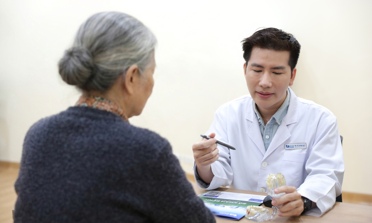 Vi khuẩn phá hủy xương hàm tấn công xoang