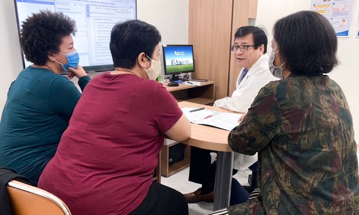 Ba chị em cùng béo phì đa biến chứng