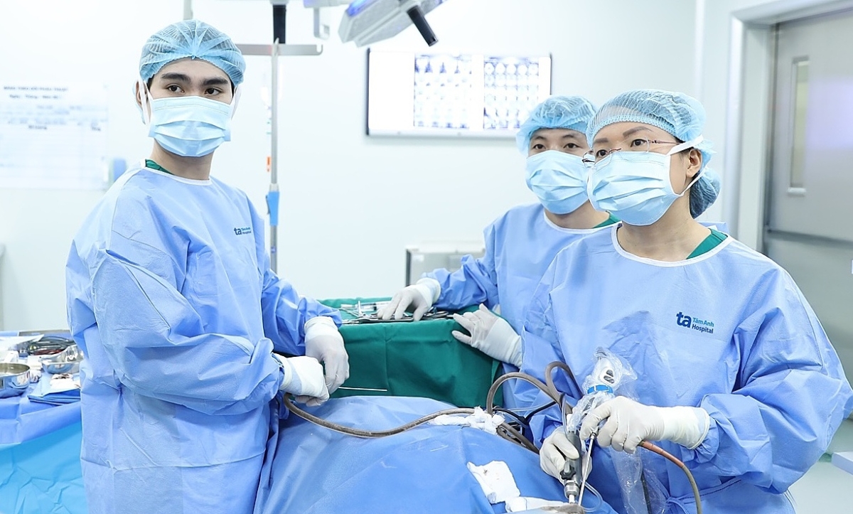 Bỏng mũi do nhỏ nước ép tỏi chữa viêm xoang