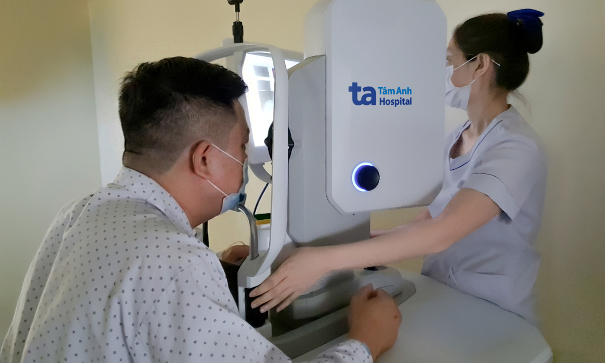 Thay thủy tinh thể cho người đặt stent mạch vành