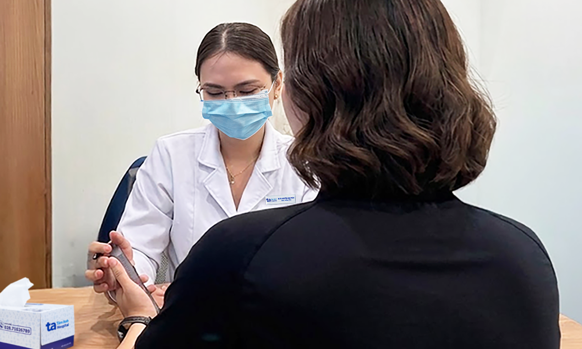 Tiêm hoạt chất trị sẹo lồi sau sinh