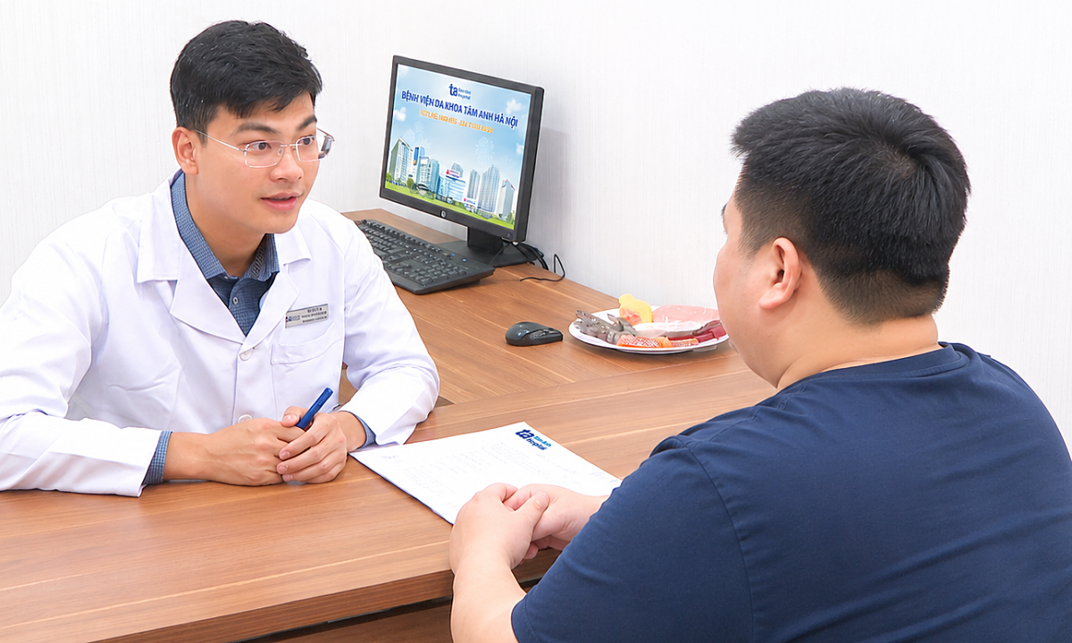 Chàng trai tăng 20 kg trong một năm
