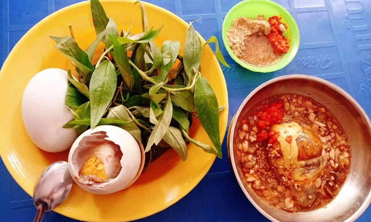 Ăn trứng vịt lộn với rau răm để tăng sinh lý?