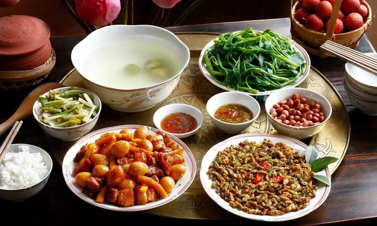 Chế độ ăn "5 đủ, 3 giảm" giúp người trung niên kéo dài tuổi thọ