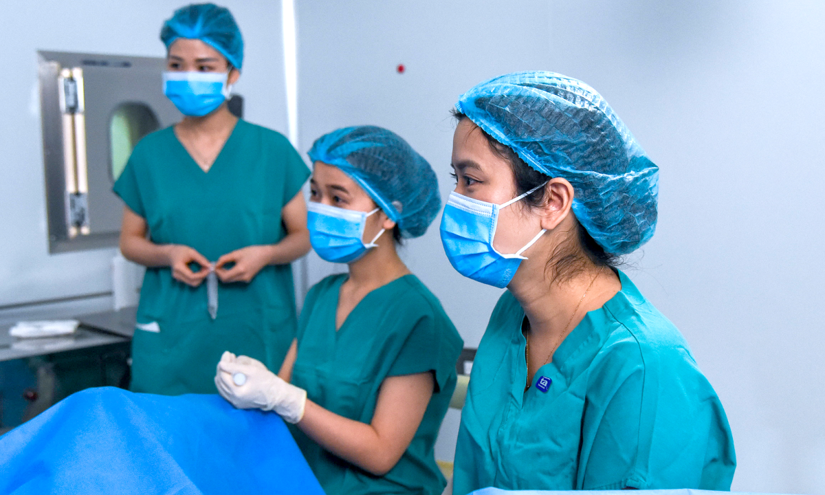 'Quả ngọt' từ phôi duy nhất của vợ chồng mang gene Thalassemia
