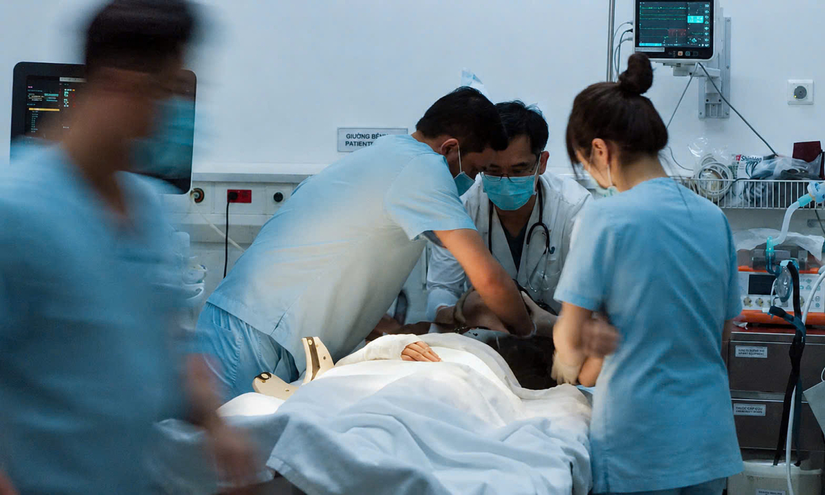 Cứu sống chàng trai câm điếc vỡ sọ não sau tai nạn giao thông