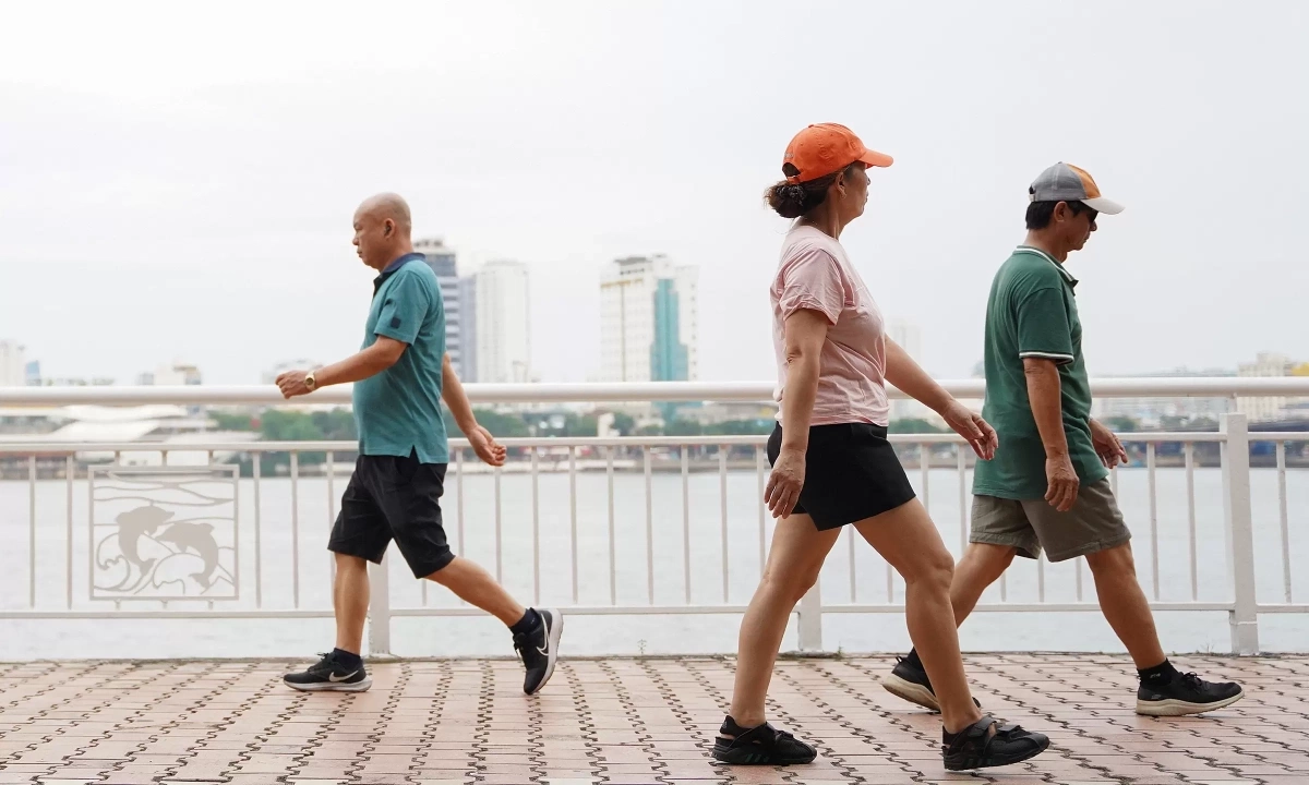 Những lỗi thường gặp khi đi bộ khiến khớp tổn thương