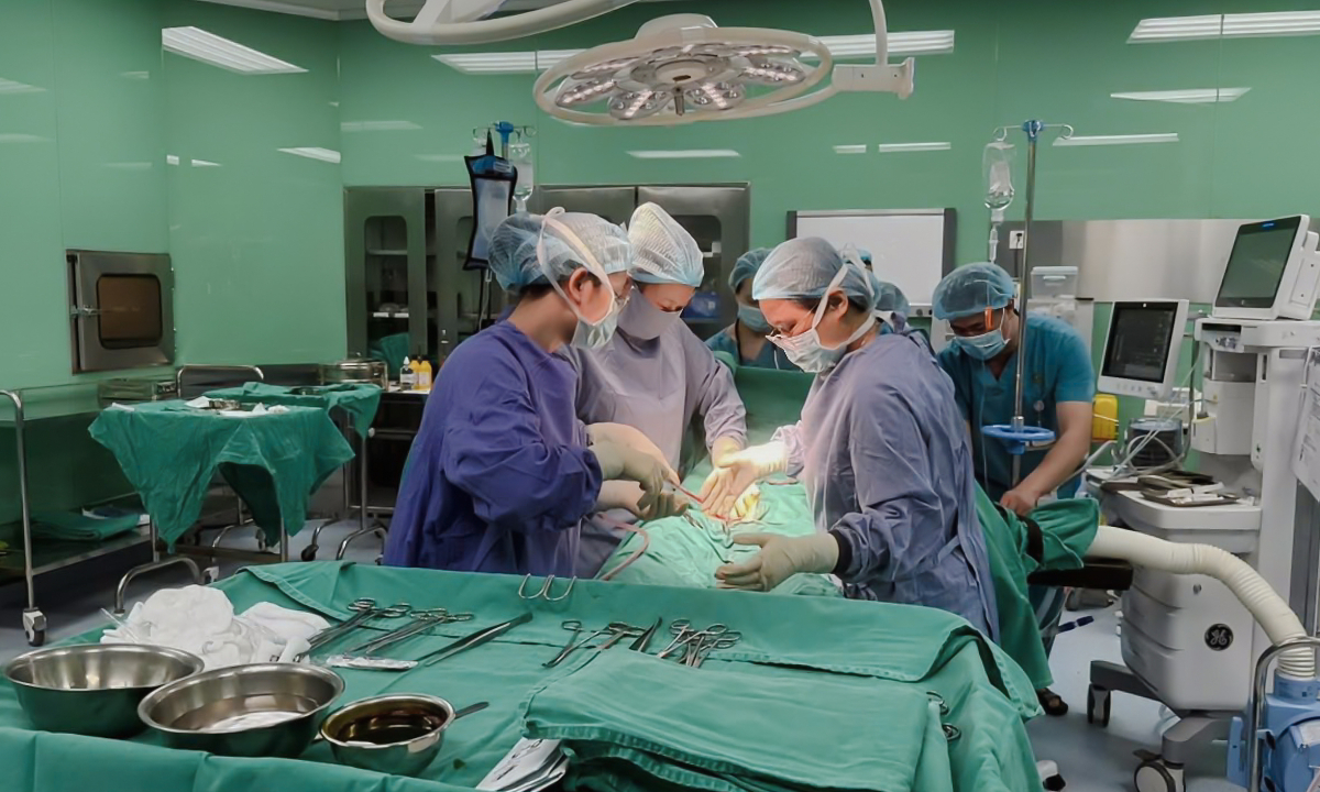 'Lật thế cờ' cứu hai mẹ con sản phụ