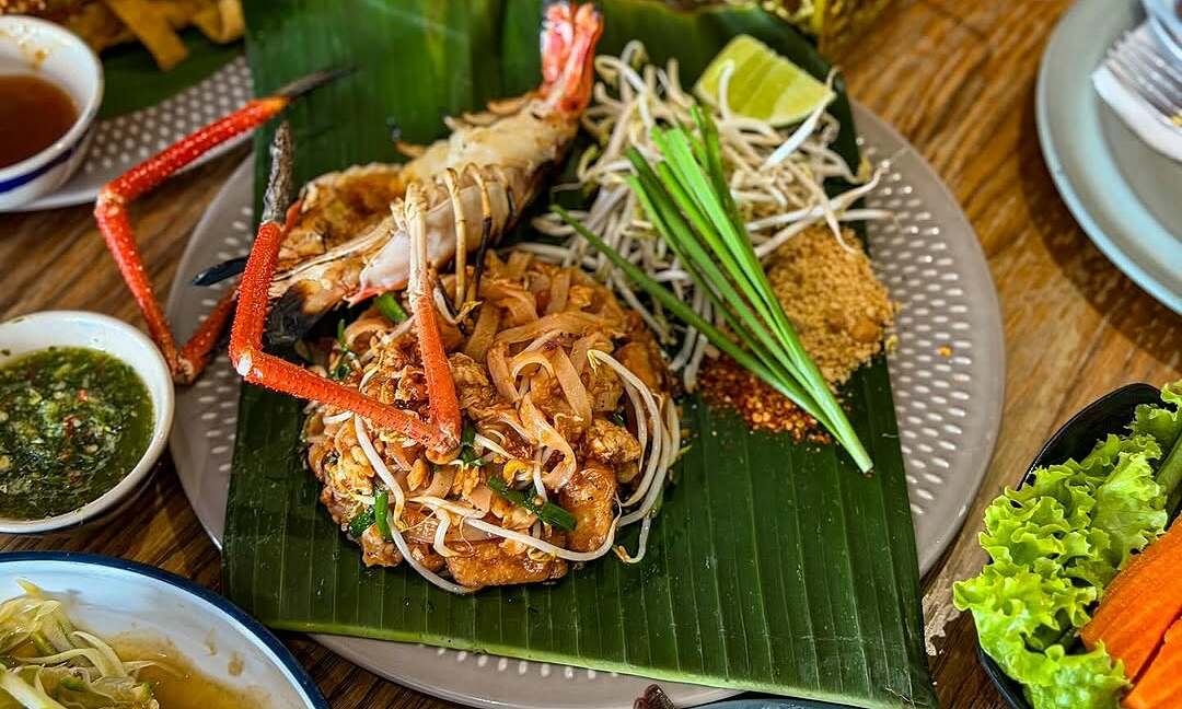 Trẻ mắc bệnh tay chân miệng có ăn tôm được không?