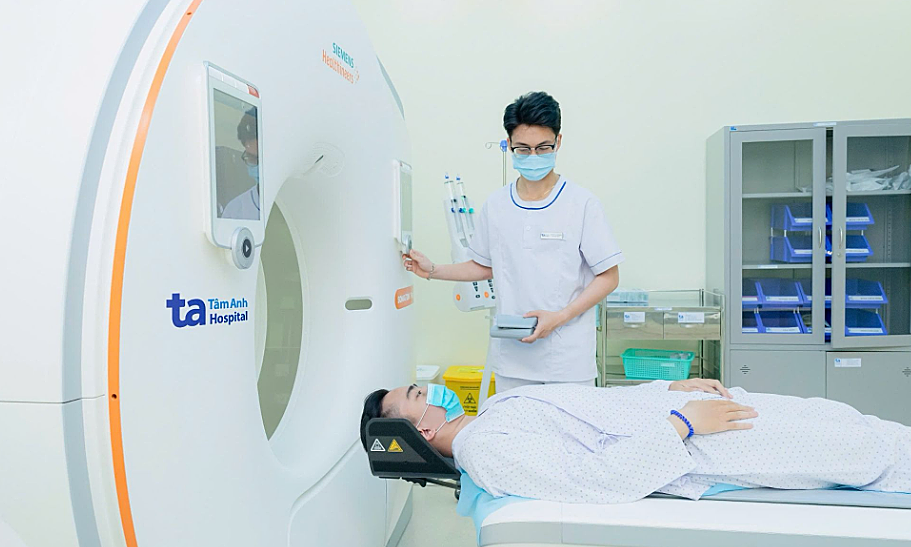 Bác sĩ chỉ cách nhận diện ung thư phổi từ cơn ho