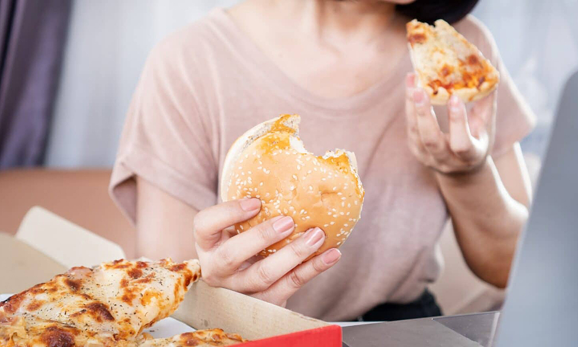Nhập viện vì viêm tụy cấp do nhịn 6 ngày rồi 'ăn bù xả láng'