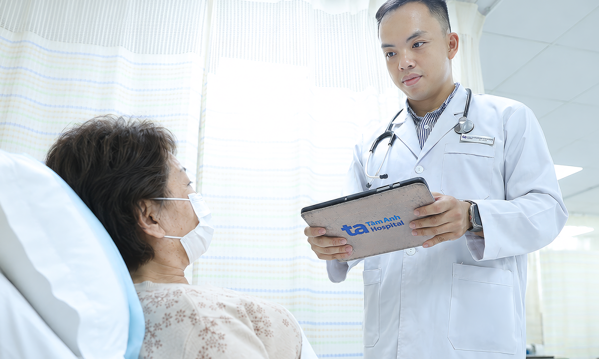 Tiêm thuốc tiêu sợi huyết trong "giờ vàng" cứu người đột quỵ