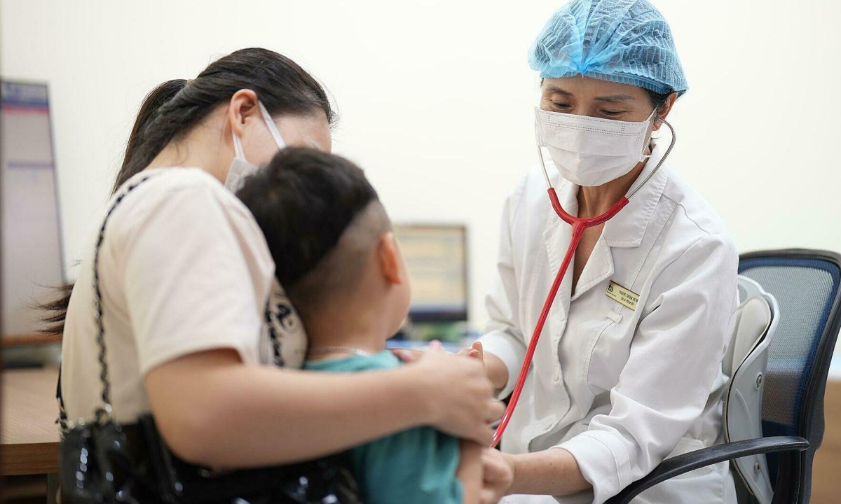 Khi nào trẻ bị viêm tiểu phế quản cần dùng kháng sinh?