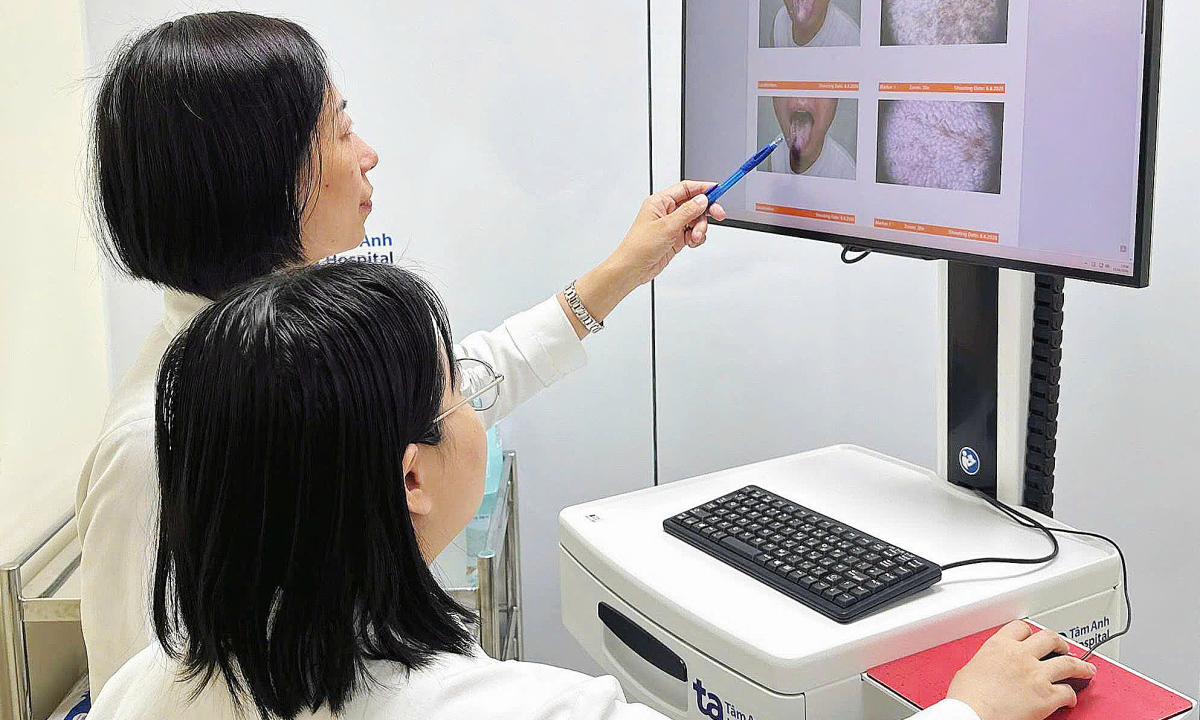 Người đàn ông mắc bệnh lưỡi lông
